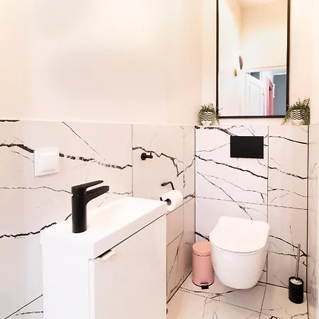 Modern Pilsudskiego Street Apartamento