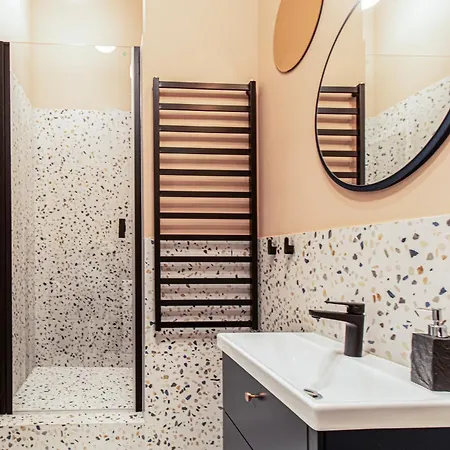 Modern Pilsudskiego Street * كراكوفيا