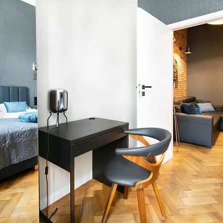 Modern Pilsudskiego Street شقة