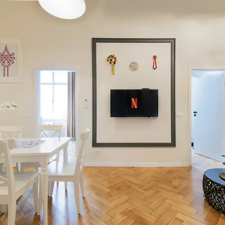 Modern Pilsudskiego Street Apartamento