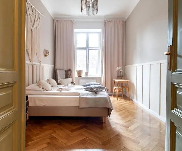 Modern Pilsudskiego Street * Kraków